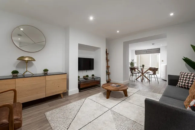 Unbroken freehold building comprising 7 serviced apartments in Notting Hill