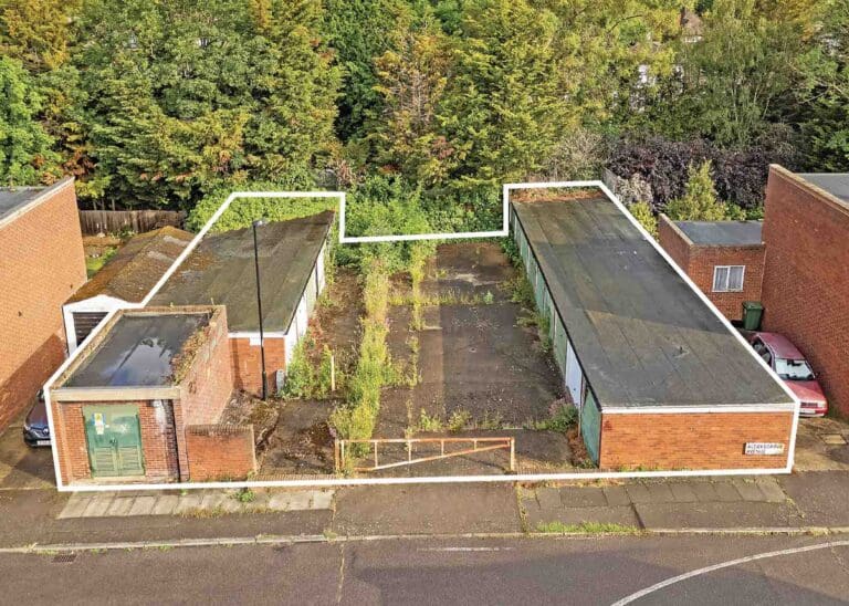 Development opportunity to create three houses in Mottingham