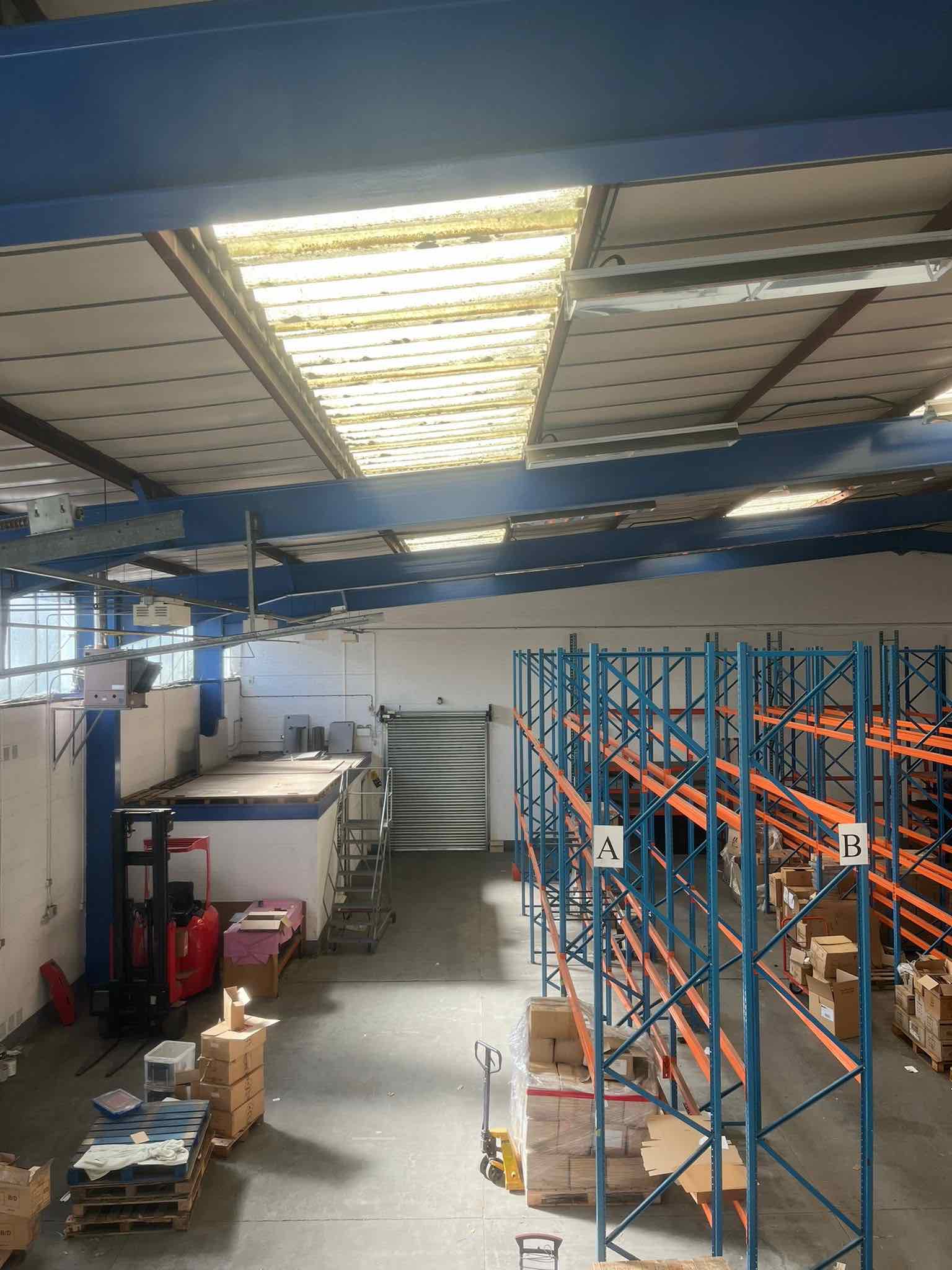 Industrial unit in Markyate sold with vacant possession