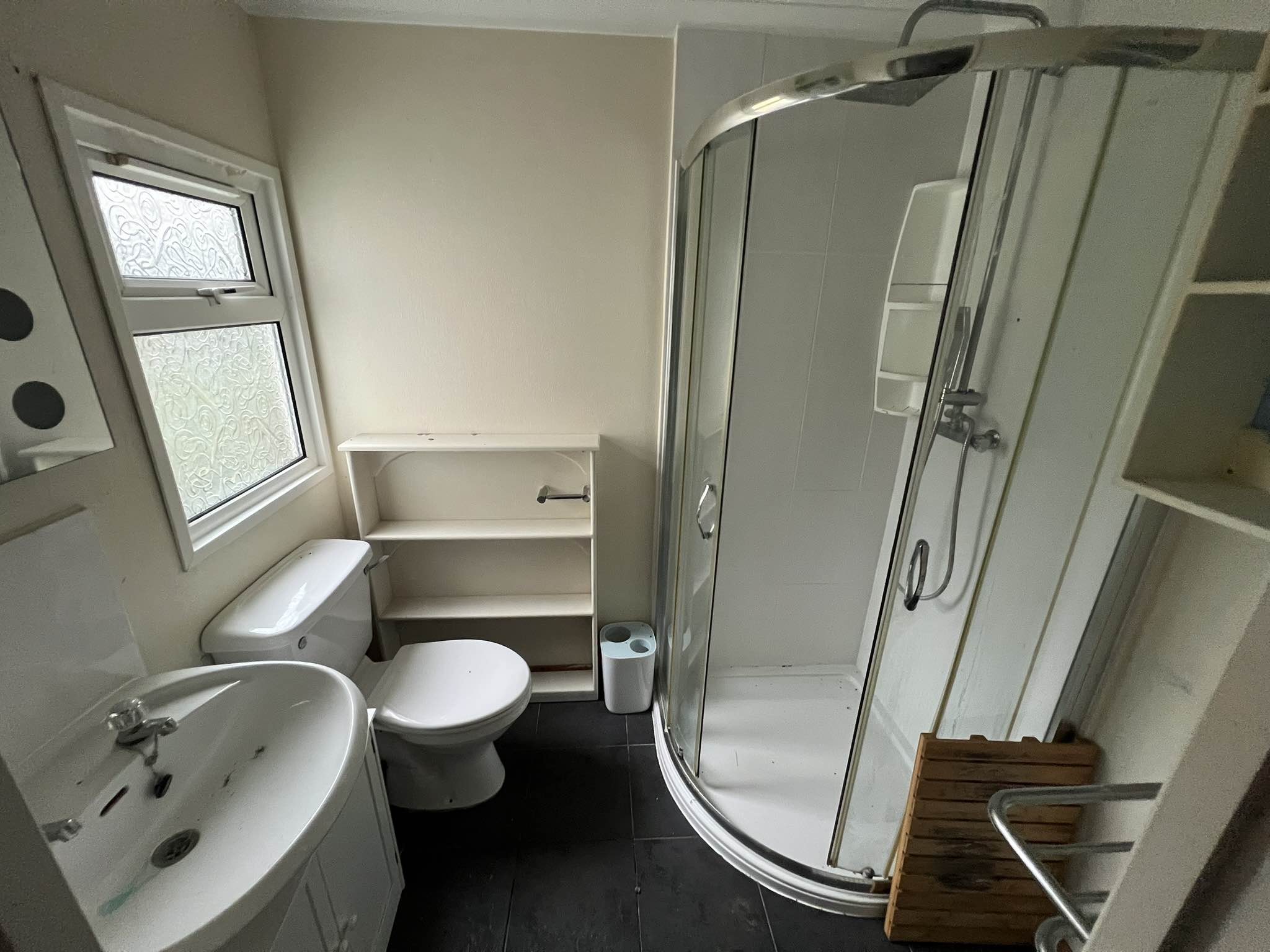 Consented extension opportunity to create 2,808 sqft detached dwelling in Kings Langley