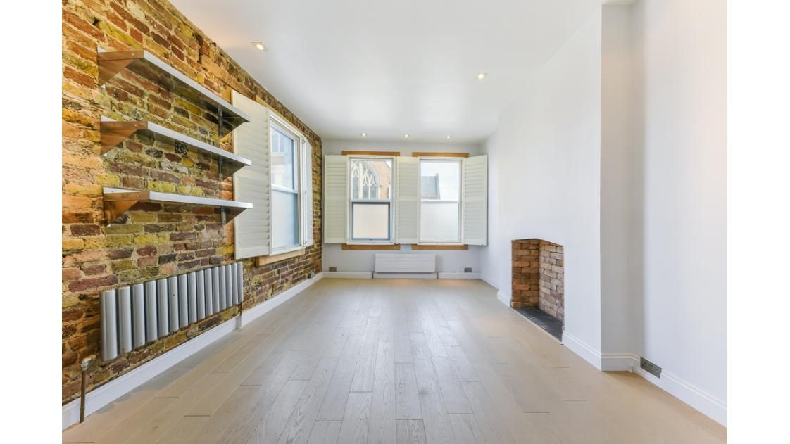 Freehold vacant commercial & residential investment in Wandsworth
